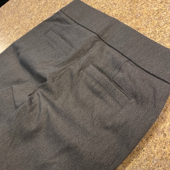 Liz Claiborne Lisa 4P Petite Pull on Gray Pants - Picture 11 of 13